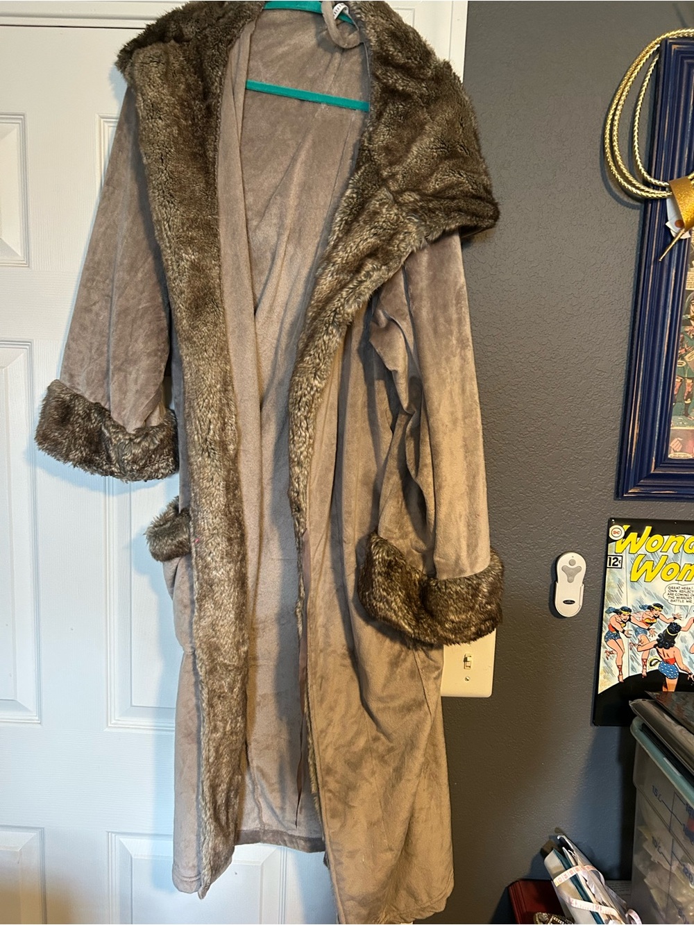 Pottery Barn Taupe Faux-Fur Trim Robe